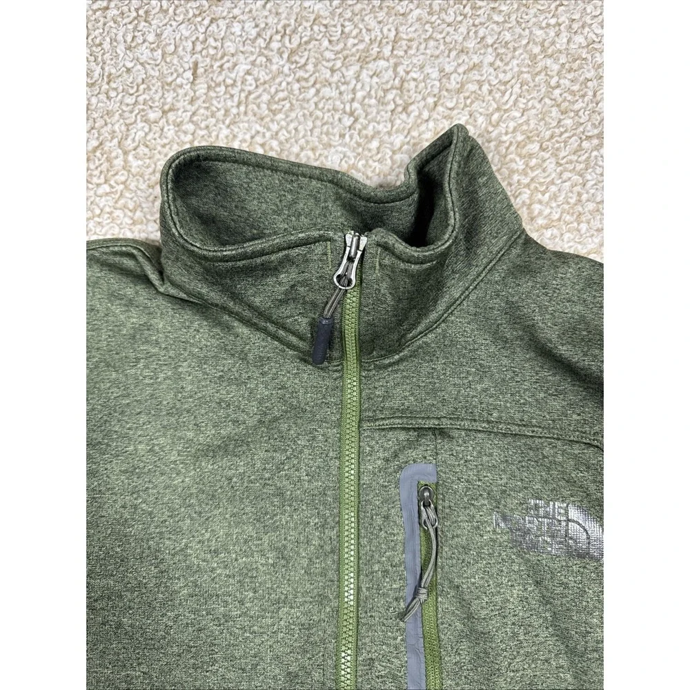 The North Face Men's S Green Heather 1/4 Zip Mock Neck Zip Pocket